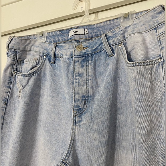 Rue21 Size 16 Light Blue Ripped Mom Jeans - Picture 4 of 6